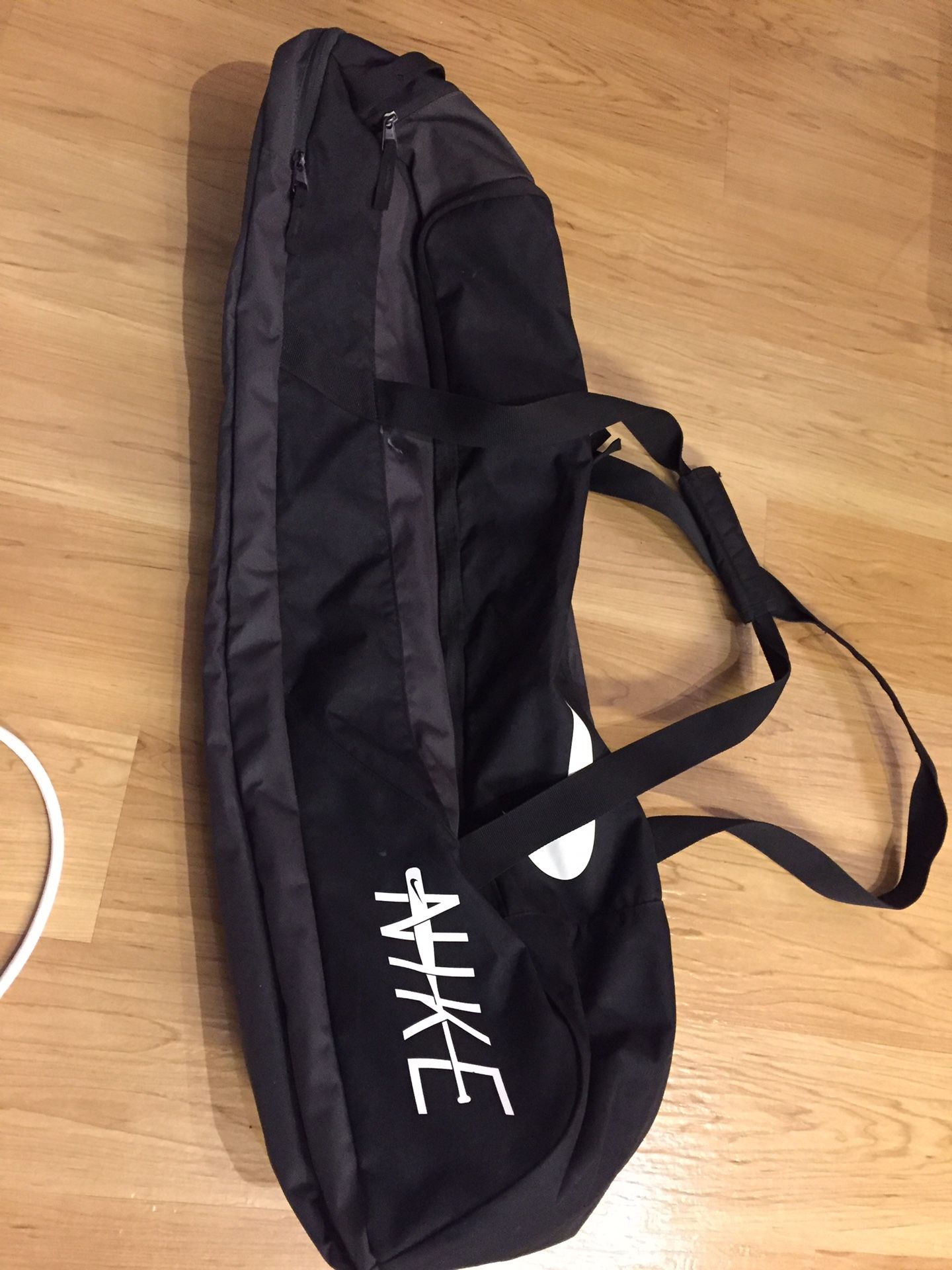 Nike mvp clutch bat bag hotsell