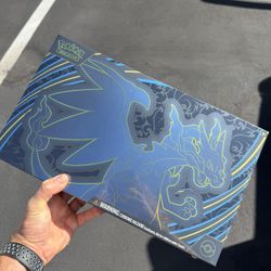 Pokémon Mega Charizard Bundle