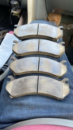 2000 - 2004 Chevy Tahoe Brake Pads