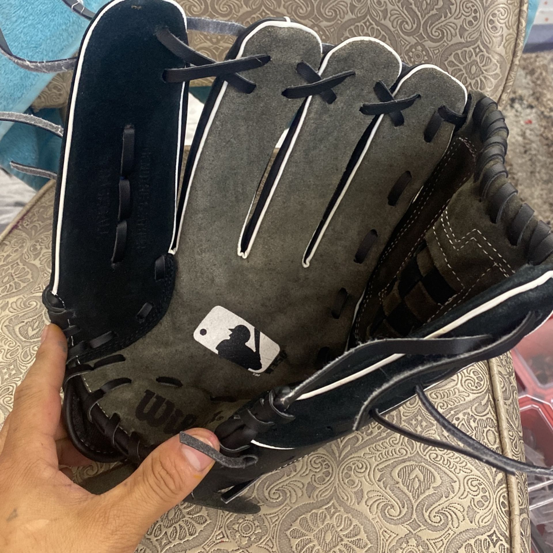 Wilson Pitch Glove