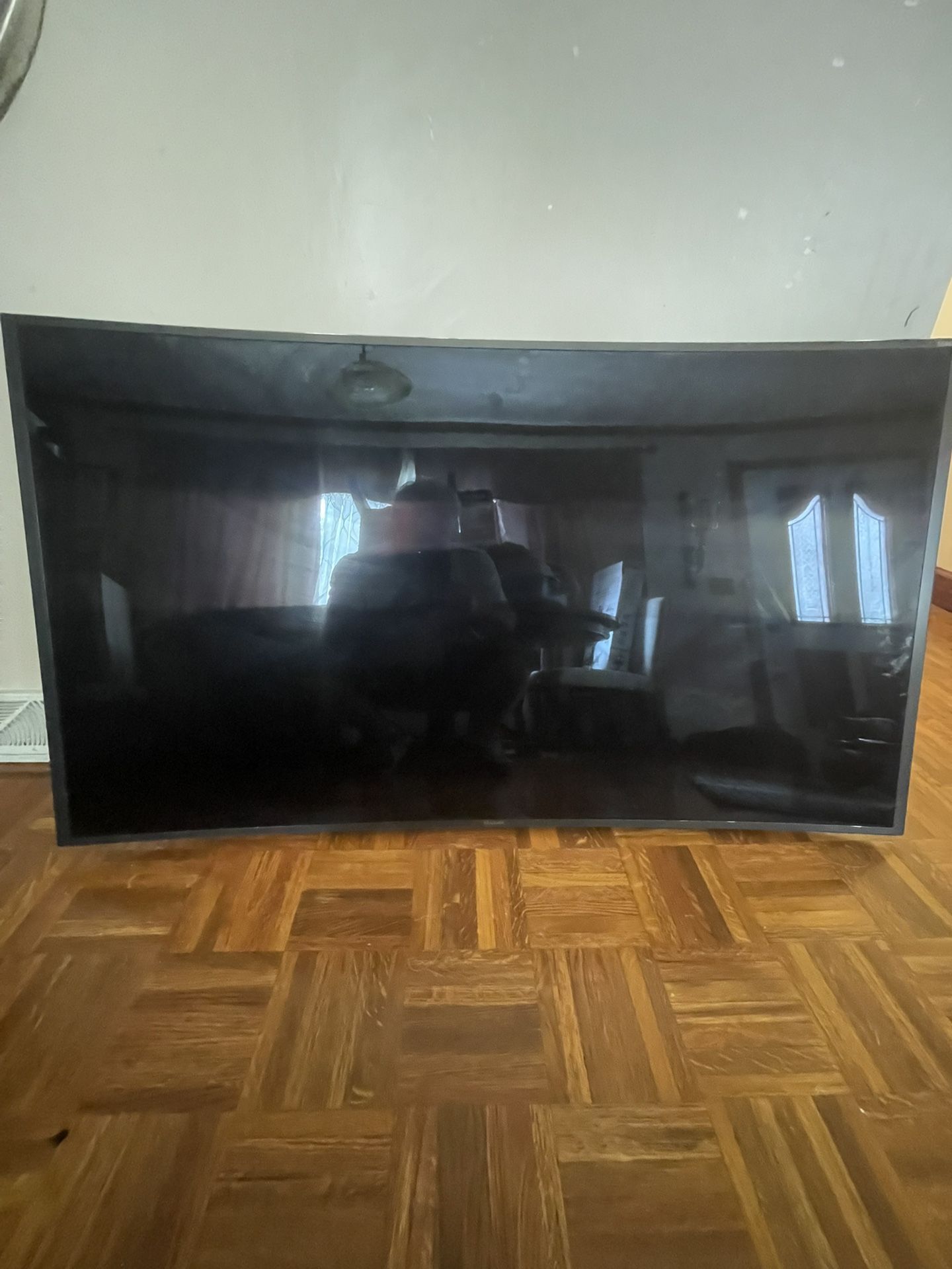 55” Samsung Curve 4k LED. Smart TV Nice Picture