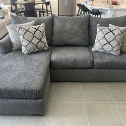 Hartford Sofa Chaise by Broyhill 