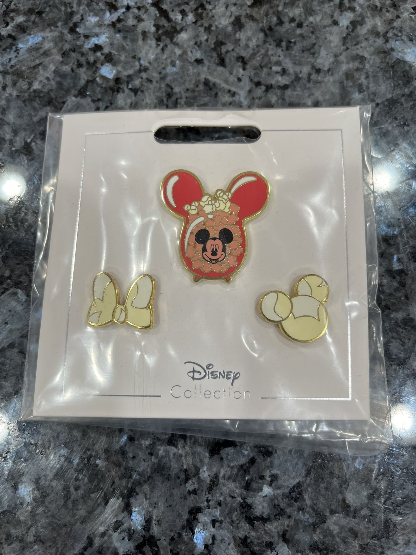Disney Parks Mickey  3 Pin Set New Minnie Bow Mickey Icon Kernels.  Brand new on original card.  Smoke free home 