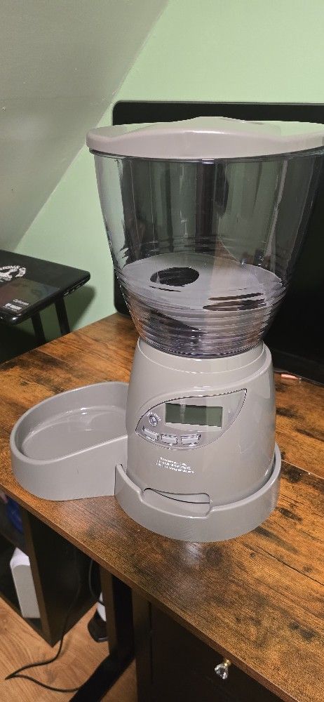 Programmable Food Dispenser 