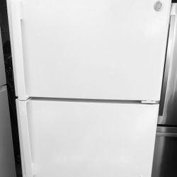 GE Refrigerator 