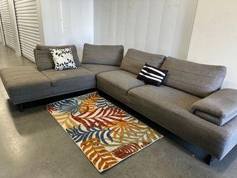 GRAY SECTIONAL COUCH W/ FREE DELIVERY
