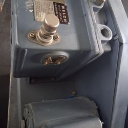 Welch Duo-Seal Vacuum Pump