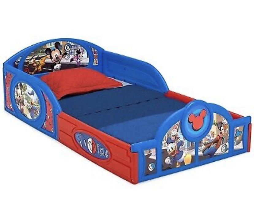 TODDLER MICKEY BED&WOODEN DESK