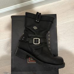 Harley-Davidson® Women's Vonda 7.5-Inch Black Leather Motorcycle Boots D83645