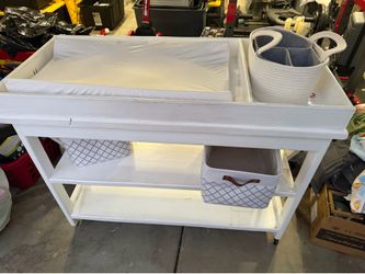 Custom changing table - real wood - wheels
