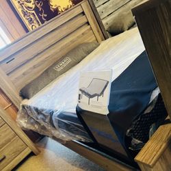 Sturdy Barn Style Nice Bedroom Suite!