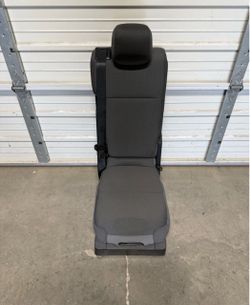 2025 F-150 XLT Center Jump Seat