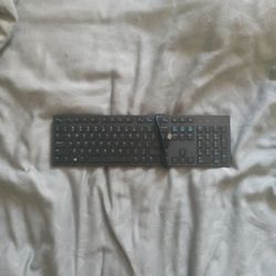 Black Dell wired USB keyboard 