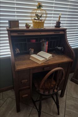 Small Vintage desk& Chair