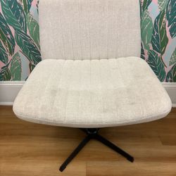 Comfortable Wide Desk Chair (2 Available)