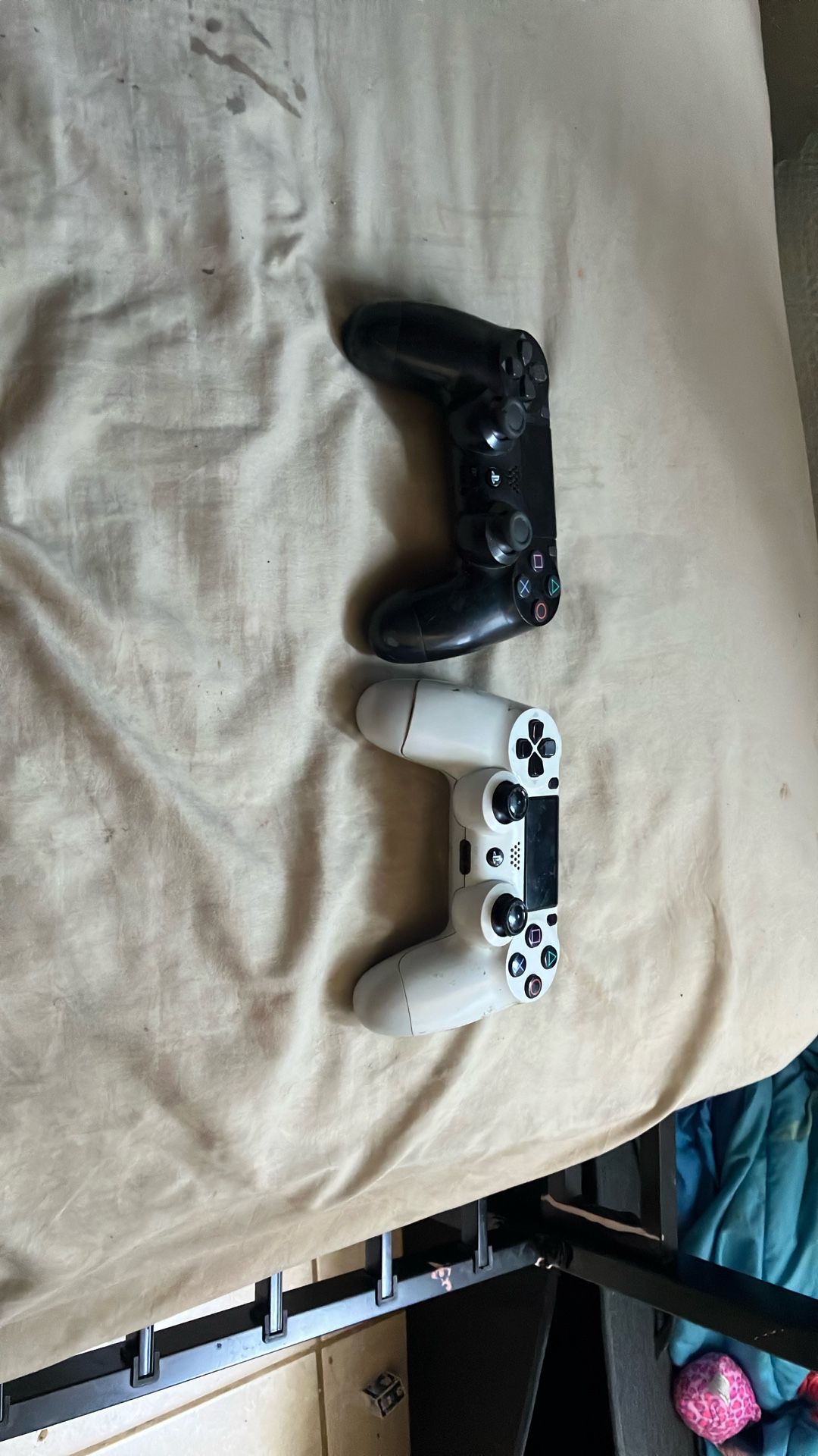 PS4 Controllers Trade