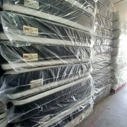 🌟🌙💤🛏Mattress Pillow Top 12" Inches💤🌙
💥All sizes
💢Excellentn Mattress Quality
🚛📍Delivery available ✔
💯Warranty
🔷️Queen $199
🟧Full $179
🟢