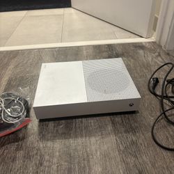 Xbox One With Controller 