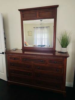Wood -Queen bedroom