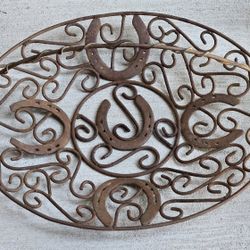 Rusty Horseshoe Iron Basket With Handle 