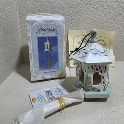 Hand Painted Cats on Wooden Birdhouse ~  in w/the Wind Chime