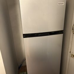 Fridge $100 Obo 