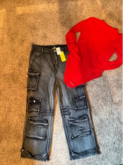 Women’s Outfit (Red & Black)