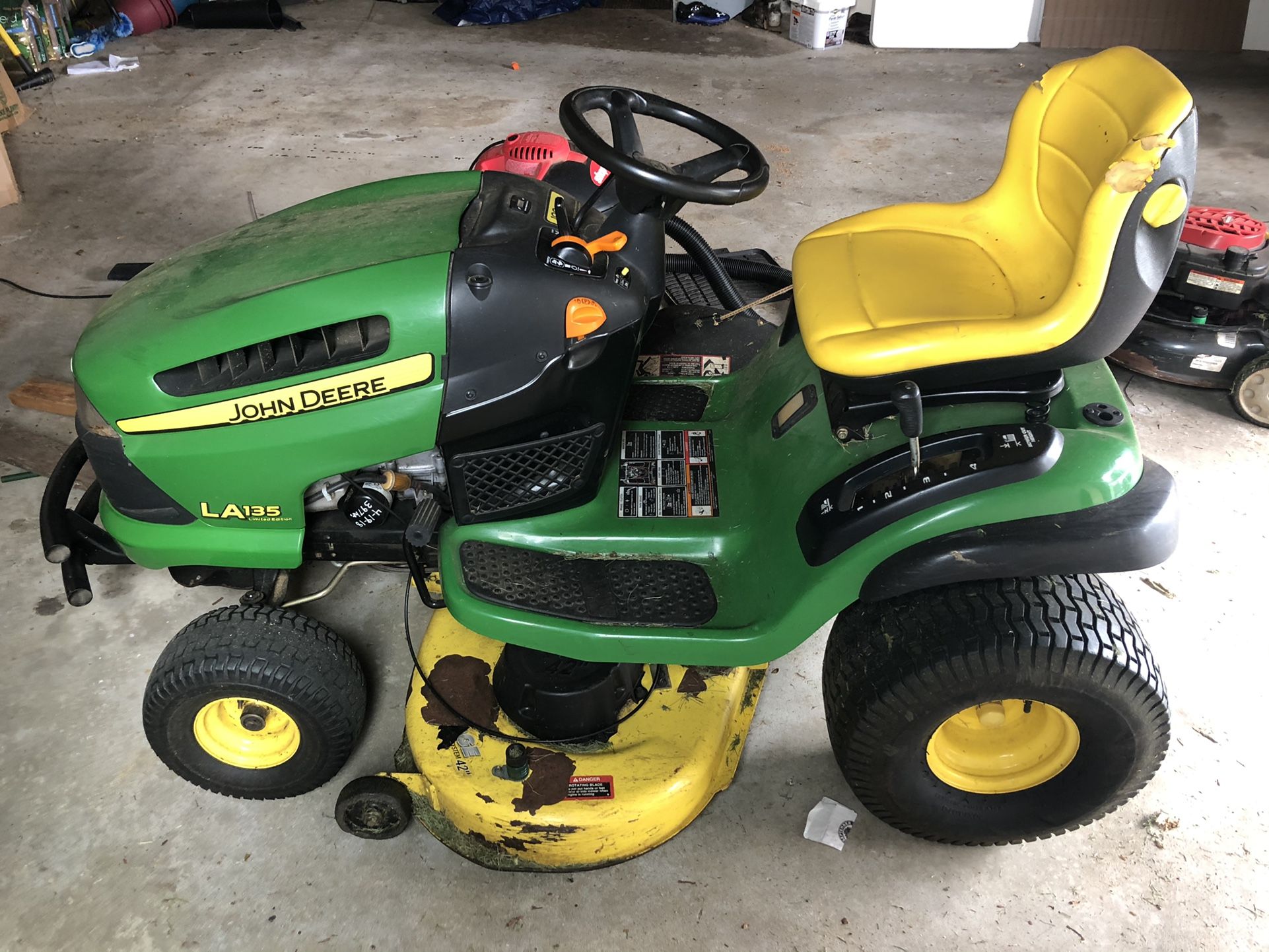 John Deere LA135