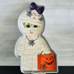 Large Temp-tations Halloween Mummy ceramic stoneware serving tray/platter 18 1/4” tall x 11” wide x 1” deep  Excellent condition. Has original sticker