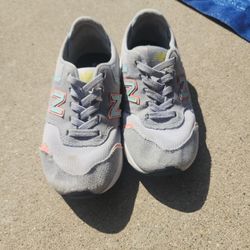 Girls New Balance Shoes Size 11