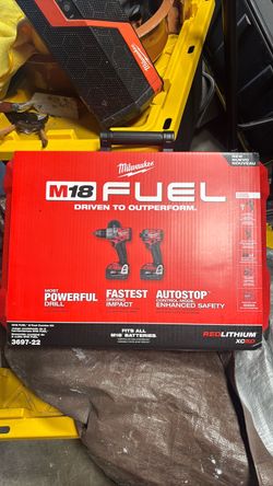 Milwaukee drill set