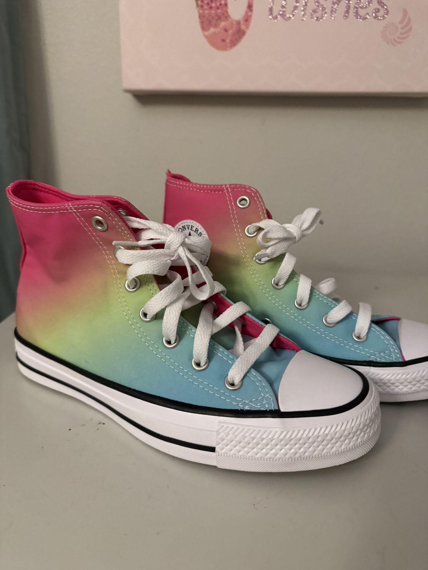 New Converse Size 4