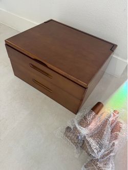 Night stand