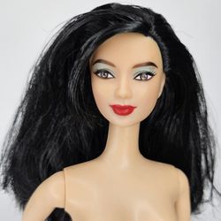 2012 Dolls of the World China Barbie Kayla Lea Facemold