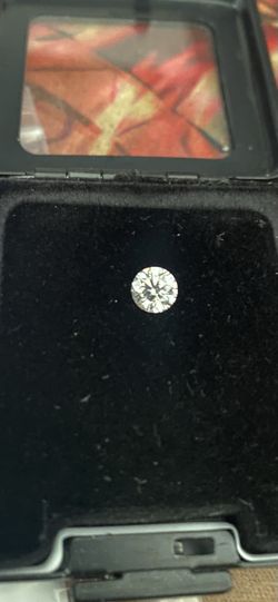 Single diamond (lab grown)