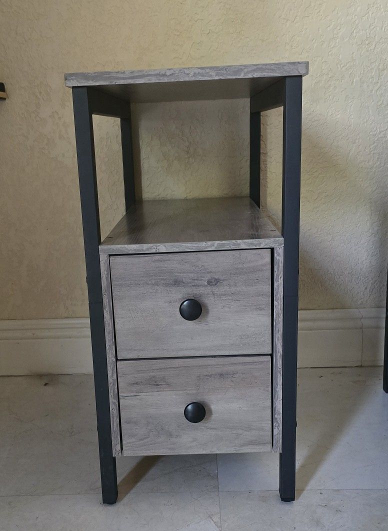 End Table/night Stand