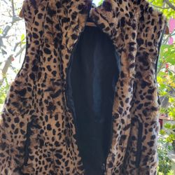 faux leopard fur vest size L