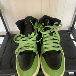 BLK & GRN Air Jordan 