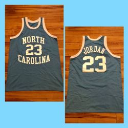 Michael Jordan Bulls/UNC Tarheels Jersey (size L)