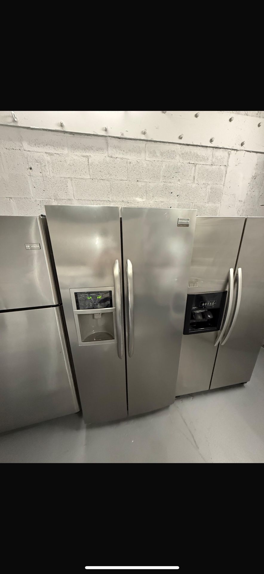 Frigidaire Refrigerator “33 ( Refrigeradores )