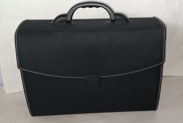 LIKE NEW accordian expanding file folder 25 divided portable document organizer with buckle $10 FIRM