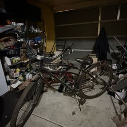 Black Beach Cruiser Bike