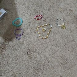 Bracelets 