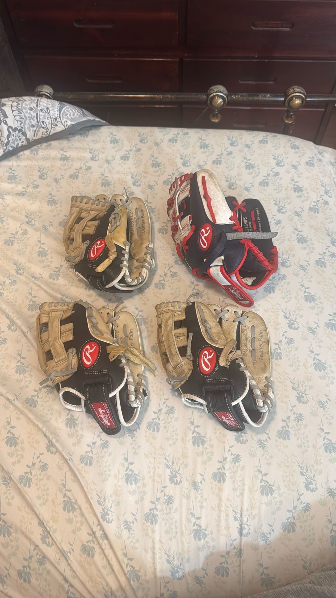 Baseball Gloves 