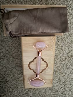 Rose Quartz Facial Roller with Bamboo Box