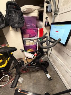 Peleton stationary bike