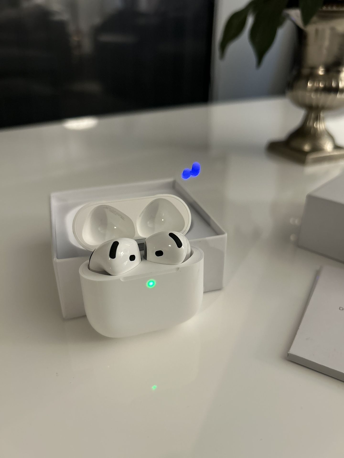 Apple AirPods 4 Active Noise Cancellation