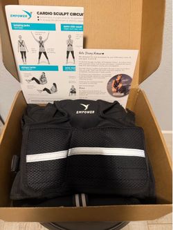 EMPOWER heavy vest for women with reflective strips