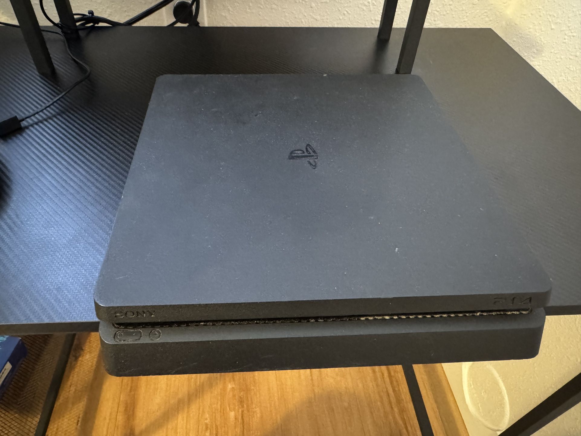 PS4 Slim 1 TB