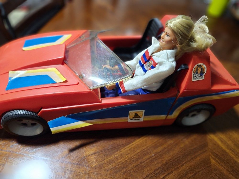 Collecter's Here It Is! 1977 Bionic Woman Sports Cat With Box And Bionic Woman Doll With Original Clothes